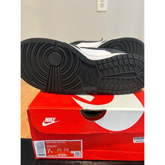 Panda Dunk Low Sz 7 NIKE - Picture 6 of 6